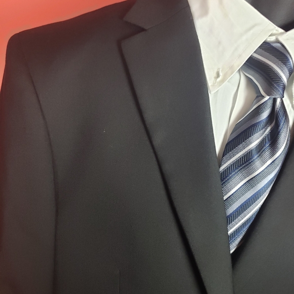 Lineage Performance Suit - Picture 5 of 12